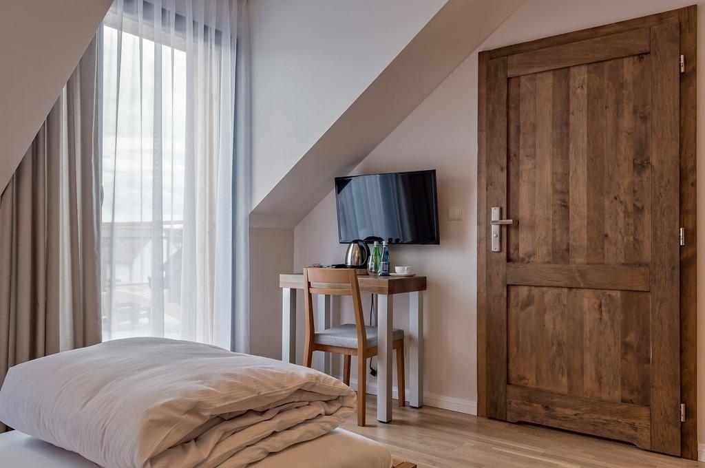 Hotel Naturum Милич Екстериор снимка